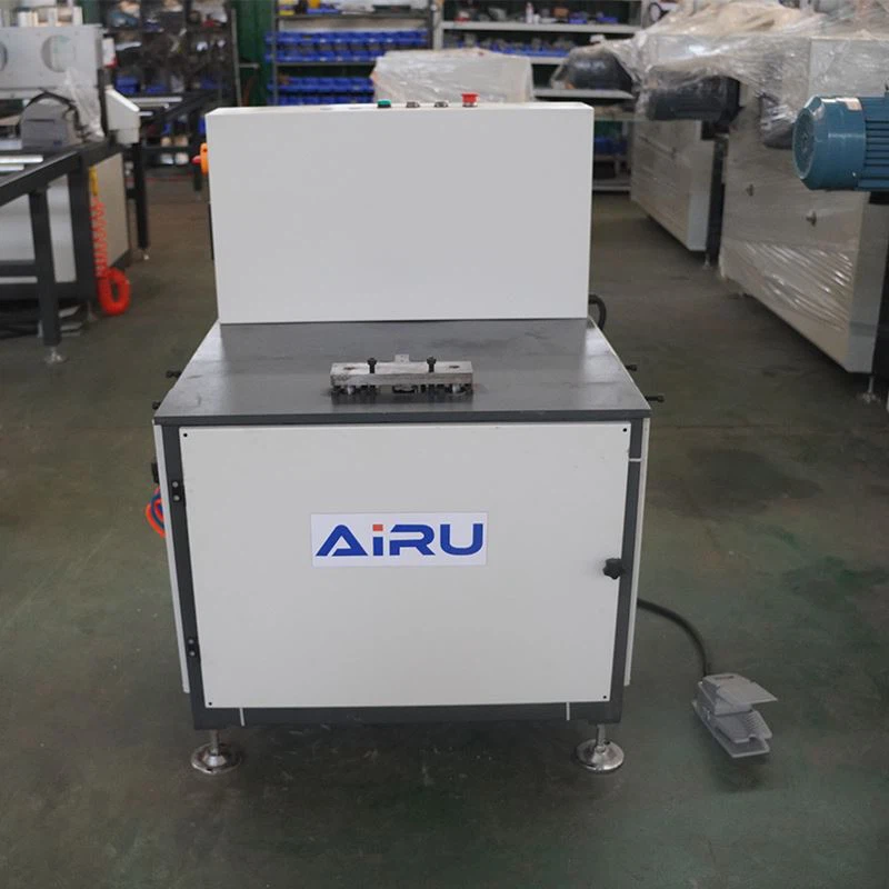 Machine à sous pour coffrage en aluminium à une tête